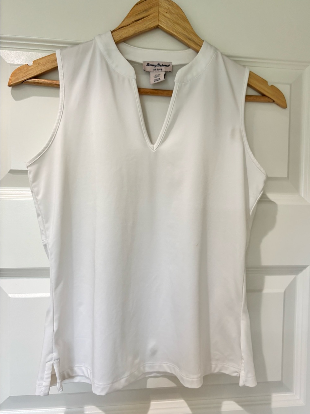 TOMMY BAHAMA Active Sz XS White Sleeveless Top V Neck Mesh Cutout Back EUC